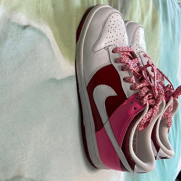 2007 Women’s Valentine’s Day Nike Dunks - Picture 9 of 10